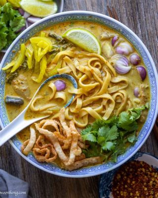  Khao Soi: Món Cơm Gấc Bên Trong Một Biển Sữa Dừa Ngậy Ngà & Hăng Thêm Cay Xanh Lạnh