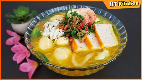  Bánh Canh Nanping: Thơm Lừng Mùi Tôm Cua Kết Hợp Với Vị Ngọt Bắt Tới Của Nước Dừa